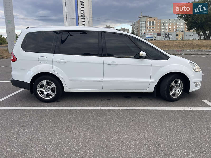 Минивэн Ford Galaxy 2011 в Киеве