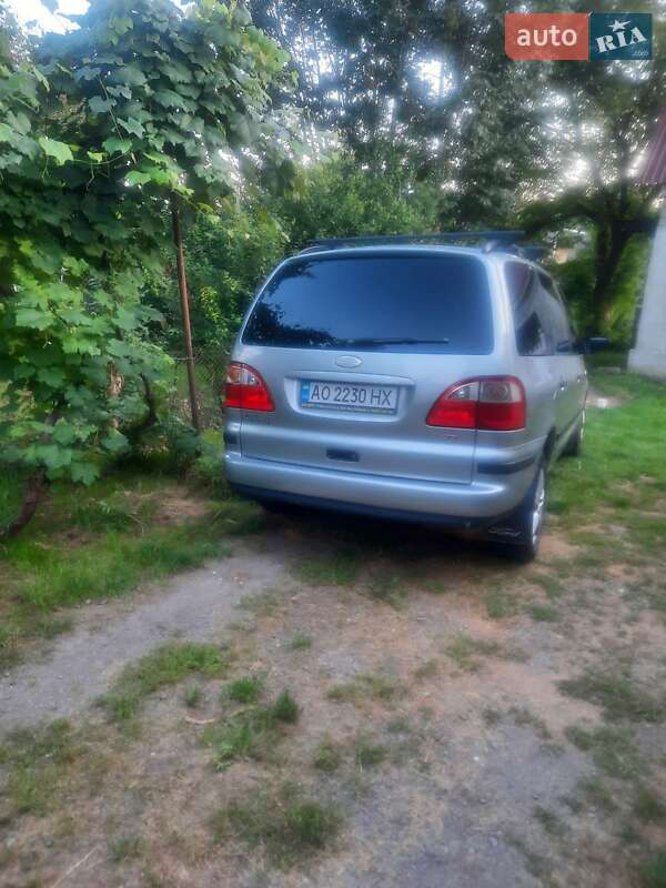 Мінівен Ford Galaxy 2004 в Ужгороді