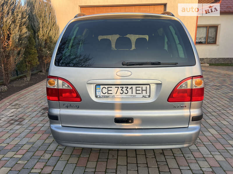 Минивэн Ford Galaxy 2004 в Новоселице