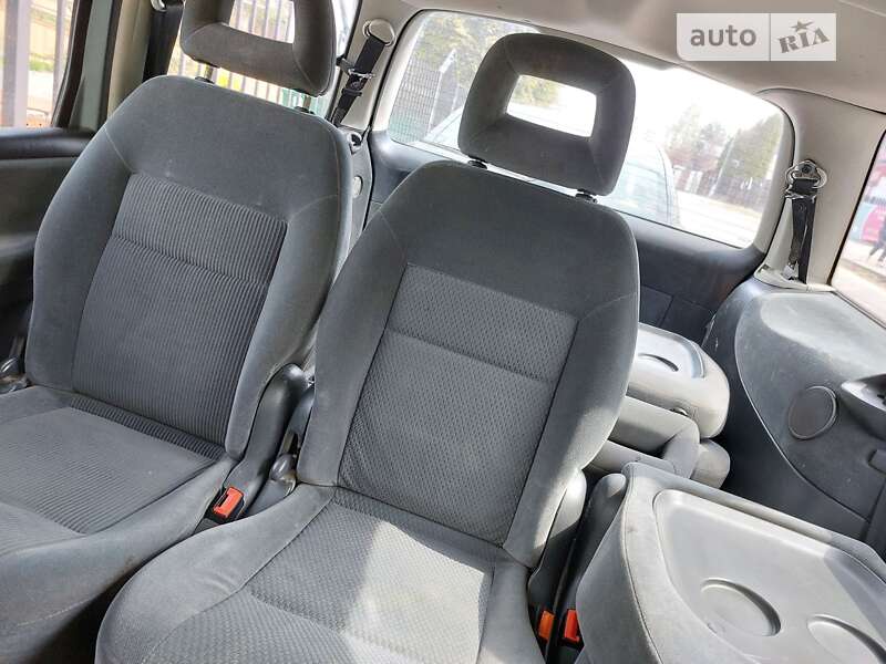 Минивэн Ford Galaxy 2004 в Ровно