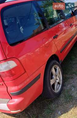 Минивэн Ford Galaxy 2004 в 