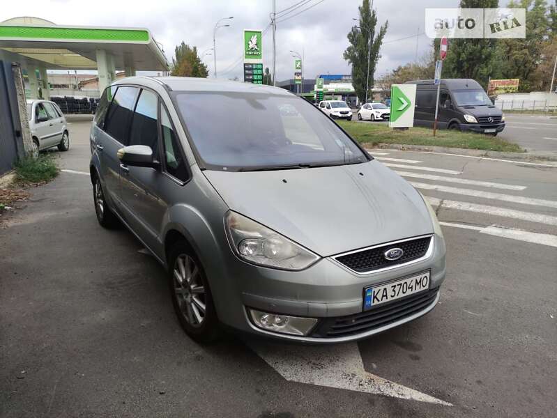 Минивэн Ford Galaxy 2009 в 
