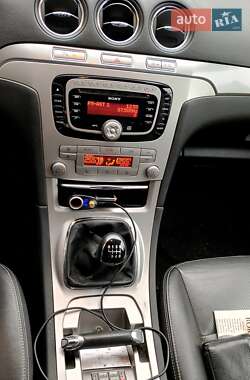 Минивэн Ford Galaxy 2010 в 