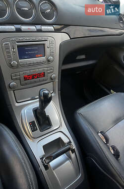 Минивэн Ford Galaxy 2010 в 