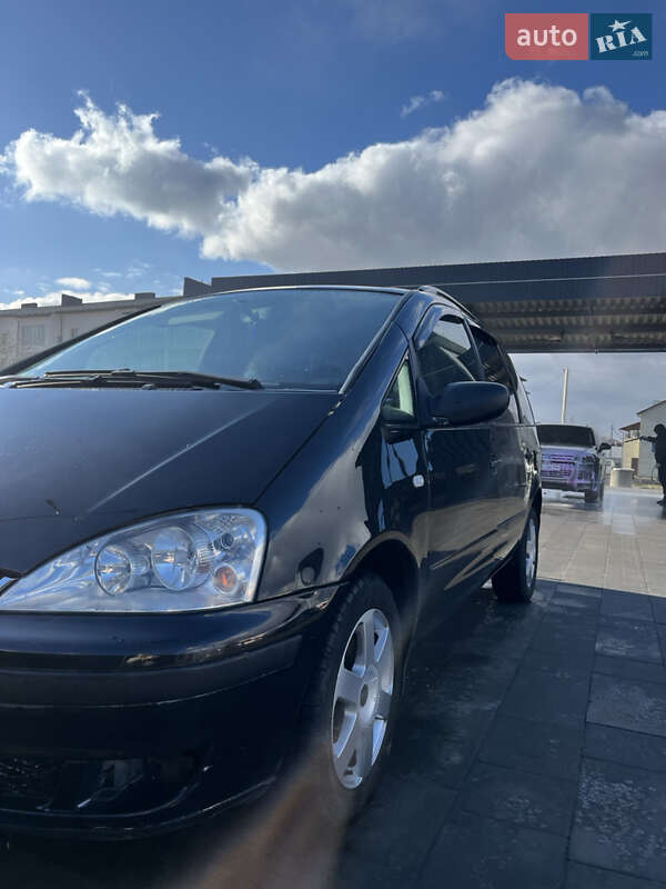 Минивэн Ford Galaxy 2003 в Самборе