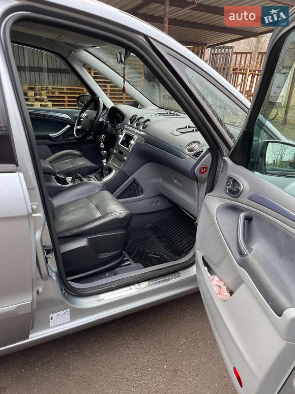 Минивэн Ford Galaxy 2006 в Покрове