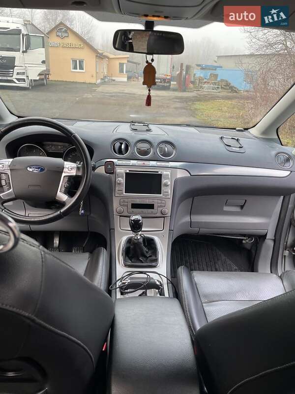 Минивэн Ford Galaxy 2006 в Покрове