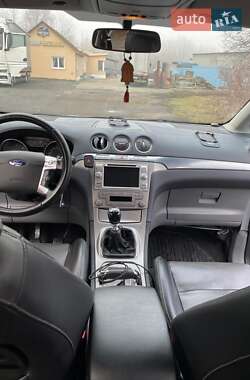 Минивэн Ford Galaxy 2006 в 