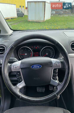 Минивэн Ford Galaxy 2011 в 