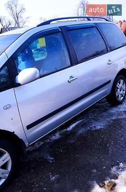 Минивэн Ford Galaxy 2004 в 