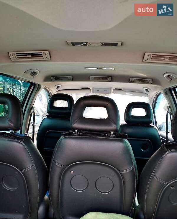 Минивэн Ford Galaxy 2004 в Краснограде