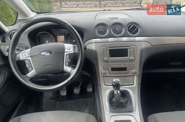 Минивэн Ford Galaxy 2009 в 