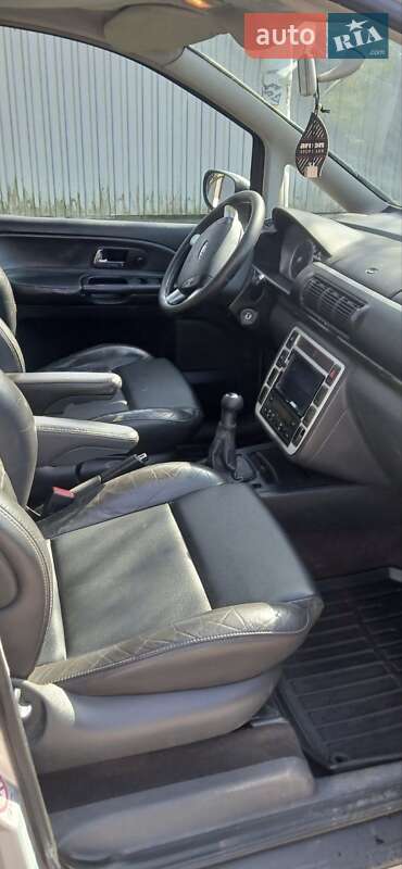Мінівен Ford Galaxy 2002 в Сваляві
