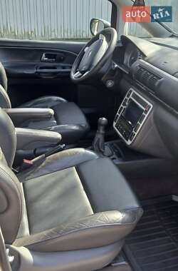 Минивэн Ford Galaxy 2002 в 