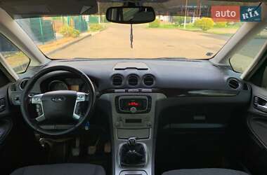Минивэн Ford Galaxy 2009 в 