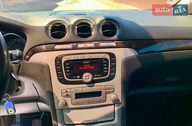 Минивэн Ford Galaxy 2009 в 