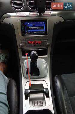 Минивэн Ford Galaxy 2008 в 