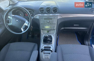 Минивэн Ford Galaxy 2006 в 