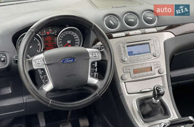 Минивэн Ford Galaxy 2010 в 