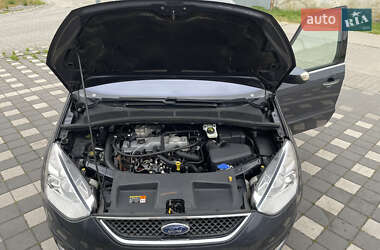 Минивэн Ford Galaxy 2010 в 