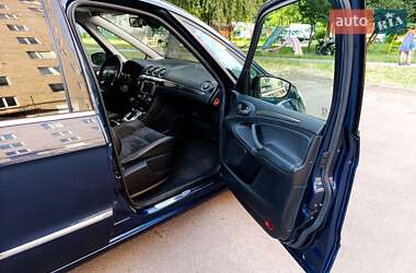 Минивэн Ford Galaxy 2010 в 