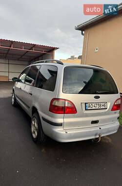 Мінівен Ford Galaxy 2000 в 