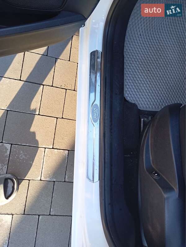 Минивэн Ford Galaxy 2014 в Сарнах