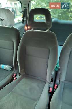 Минивэн Ford Galaxy 2003 в 