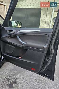 Минивэн Ford Galaxy 2014 в 