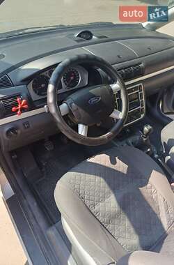 Минивэн Ford Galaxy 2003 в 