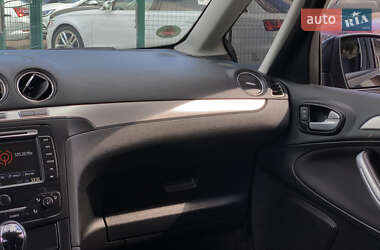 Минивэн Ford Galaxy 2013 в 