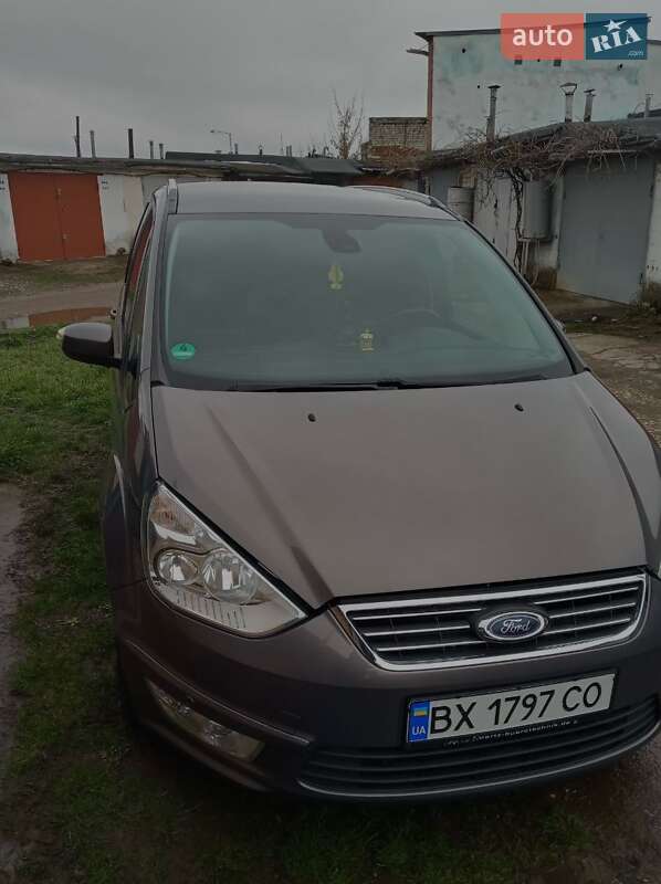 Минивэн Ford Galaxy 2011 в 