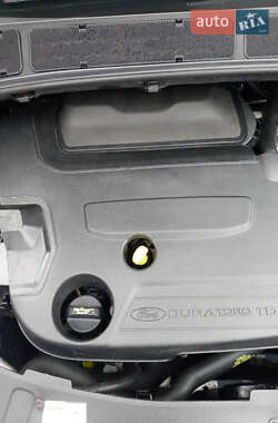 Минивэн Ford Galaxy 2011 в 
