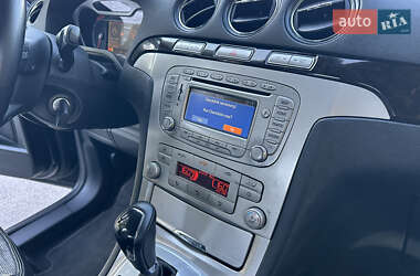 Минивэн Ford Galaxy 2010 в 