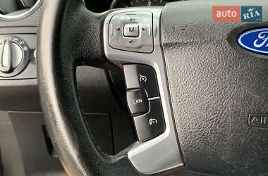Минивэн Ford Galaxy 2010 в 