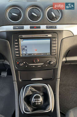 Минивэн Ford Galaxy 2014 в 