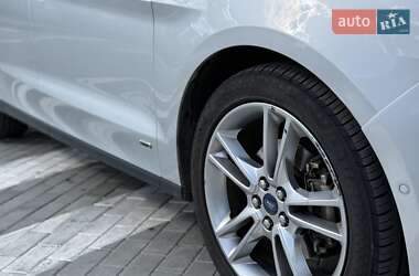 Минивэн Ford Galaxy 2019 в 