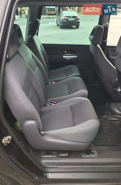 Минивэн Ford Galaxy 2004 в 