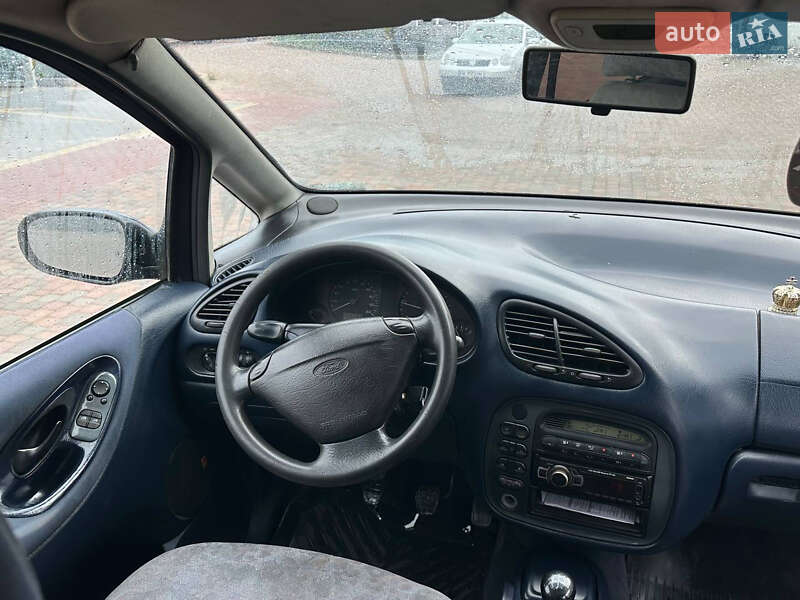 Мінівен Ford Galaxy 2000 в Сарнах