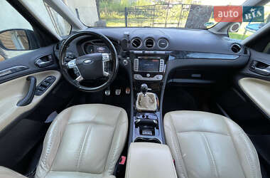 Минивэн Ford Galaxy 2010 в 