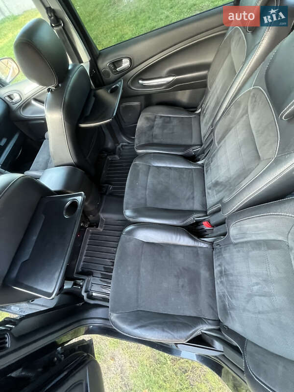 Мінівен Ford Galaxy 2010 в Сарнах