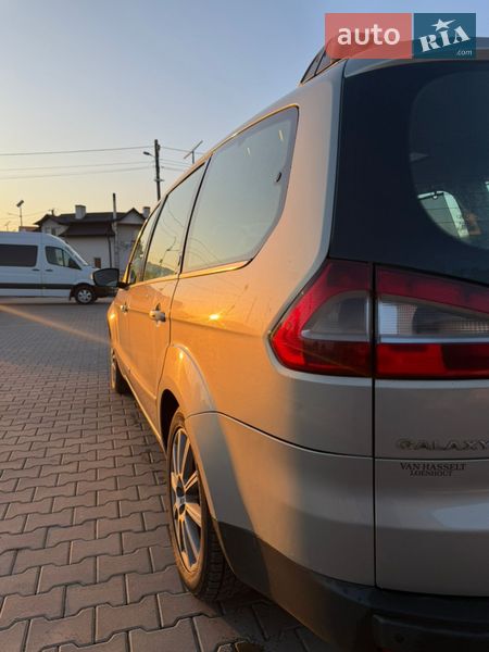Минивэн Ford Galaxy 2008 в Черновцах