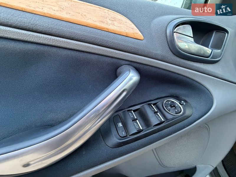 Минивэн Ford Galaxy 2008 в Черновцах