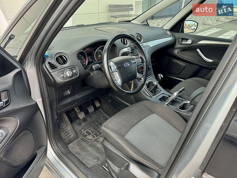 Мінівен Ford Galaxy 2011 в Києві
