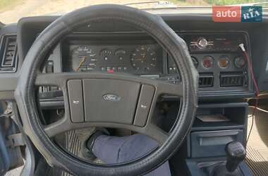 Седан Ford Granada 1979 в Семенівці