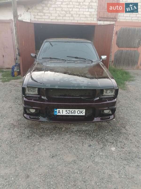 Седан Ford Granada 1981 в Жашківу