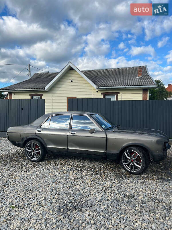 Седан Ford Granada 1976 в Коломые