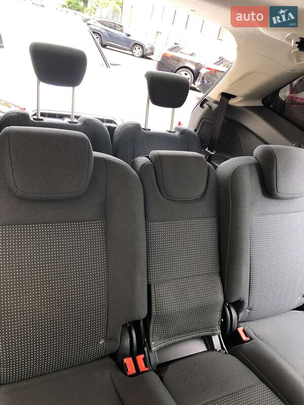 Минивэн Ford Grand C-Max 2014 в Ивано-Франковске