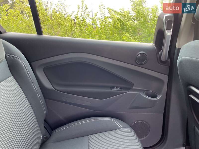 Минивэн Ford Grand C-Max 2011 в Богуславе фото 76 Минивэн Ford Grand C-Max 2011 в Богуславе