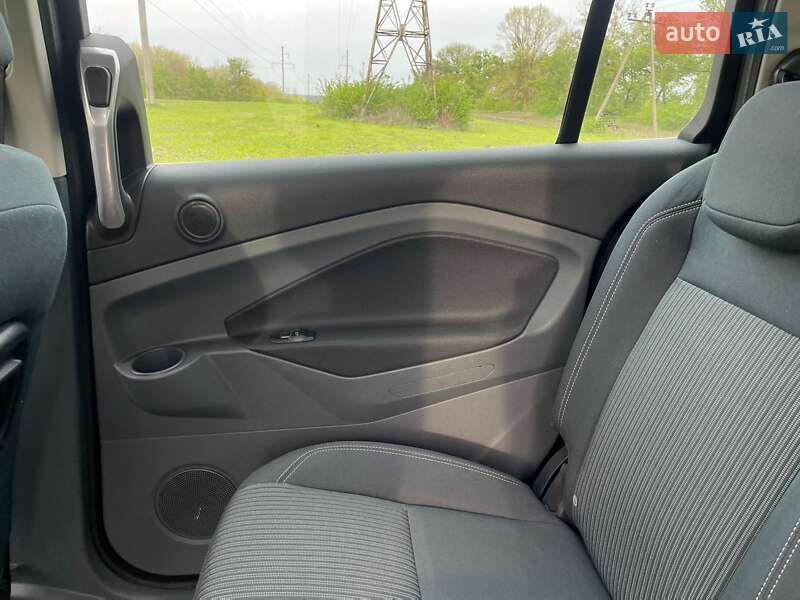 Минивэн Ford Grand C-Max 2011 в Богуславе фото 84 Минивэн Ford Grand C-Max 2011 в Богуславе